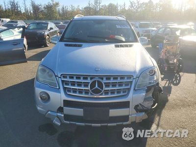 Piąte zdjęcie samochodu w środku: 2010 MERCEDES-BENZ ML 550 4MATIC VIN:4JGBB7CB0AA546104 - miniatura