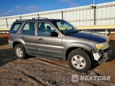 Czwarte zdjęcie samochodu z boku: 2005 FORD ESCAPE VIN:1FMYU92Z75DA03836 - miniatura