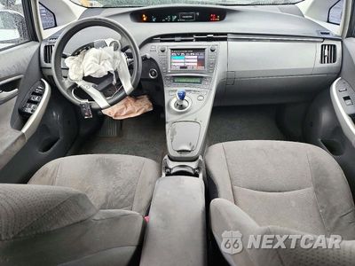 Zdjęcie 8 z 12 samochodu: 2010 TOYOTA PRIUS III VIN:JTDKN3DU5A0230398 - miniatura
