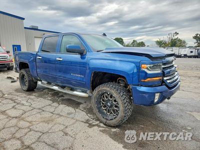 Czwarte zdjęcie samochodu z boku: 2018 CHEVROLET SILVERADO K1500 LT VIN:3GCUKREC1JG265297 - miniatura