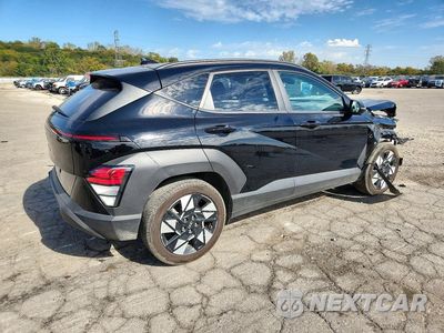 Trzecie zdjęcie samochodu z tyłu: 2025 HYUNDAI KONA SEL VIN:KM8HB3AB7SU288802 - miniatura