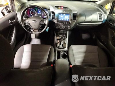 Zdjęcie 8 z 12 samochodu: 2017 KIA FORTE S VIN:3KPFL4A76HE111949 - miniatura