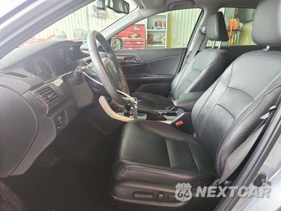 Zdjęcie 7 z 12 samochodu: 2016 HONDA ACCORD TOURING VIN:1HGCR3F93GA027189 - miniatura