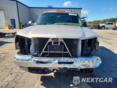 Piąte zdjęcie samochodu w środku: 2004 CHEVROLET SILVERADO K3500 VIN:1GCJK331X4F147031 - miniatura