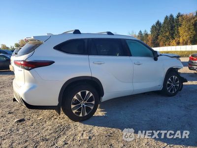 Trzecie zdjęcie samochodu z tyłu: 2025 TOYOTA HIGHLANDER HYBRID XLE VIN:5TDKBRCH1SS670715 - miniatura