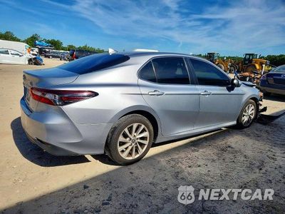 Trzecie zdjęcie samochodu z tyłu: 2022 TOYOTA CAMRY LE VIN:4T1C11AK7NU626169 - miniatura