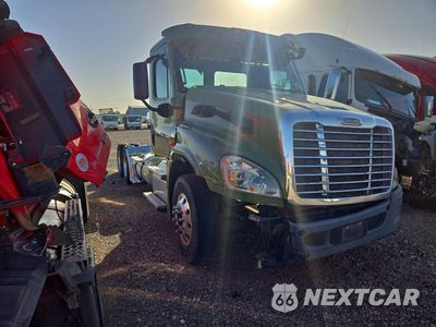 Czwarte zdjęcie samochodu z boku: 2015 FREIGHTLINER CASCADIA 125 SEMI TRUCK VIN:3AKJGED51FSGK1208 - miniatura