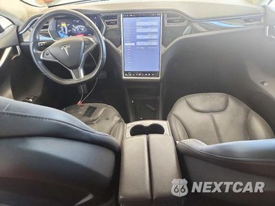 Zdjęcie 8 z 13 samochodu: 2015 TESLA MODEL S 85 VIN:5YJSA1H18FF094566 - miniatura