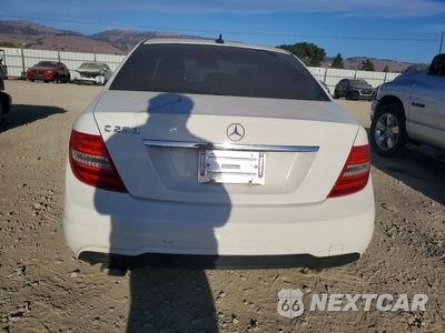 Zdjęcie 6 z 12 samochodu: 2012 MERCEDES-BENZ C 250 VIN:WDDGF4HB2CA641097 - miniatura