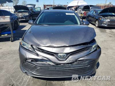 Piąte zdjęcie samochodu w środku: 2019 TOYOTA CAMRY LE VIN:4T1B11HK4KU803970 - miniatura