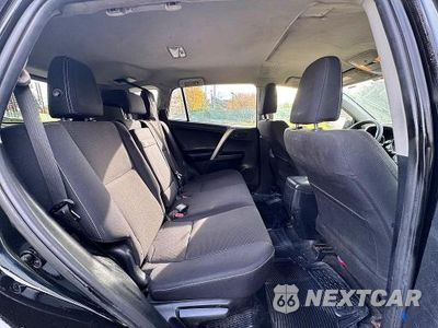 Zdjęcie 7 z 13 samochodu: 2018 TOYOTA RAV4 HYBRID LE VIN:JTMRJREV5JD212545 - miniatura