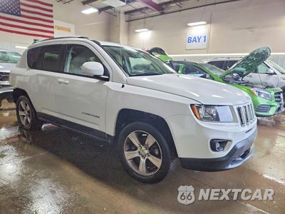 Czwarte zdjęcie samochodu z boku: 2016 JEEP COMPASS LATITUDE VIN:1C4NJCEA8GD806144 - miniatura