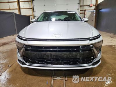 Piąte zdjęcie samochodu w środku: 2026 HYUNDAI SONATA HYBRID BLUE VIN:KMHL24JJ9TA171846 - miniatura