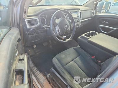 Zdjęcie 8 z 12 samochodu: 2017 NISSAN TITAN XD SV VIN:1N6BA1RP1HN557264 - miniatura