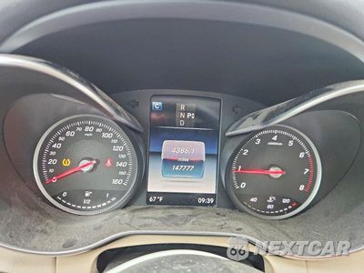 Zdjęcie 9 z 12 samochodu: 2016 MERCEDES-BENZ C 300 4MATIC VIN:55SWF4KB0GU103203 - miniatura