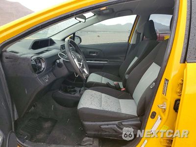 Zdjęcie 7 z 12 samochodu: 2016 TOYOTA PRIUS C TWO VIN:JTDKDTB33G1121616 - miniatura
