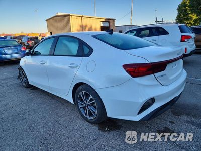Drugie zdjęcie samochodu z przodu: 2023 KIA FORTE LXS VIN:3KPF24AD9PE597227 - miniatura