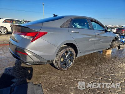 Trzecie zdjęcie samochodu z tyłu: 2026 HYUNDAI ELANTRA SEL SPORT VIN:KMHLM4DG2TU105213 - miniatura