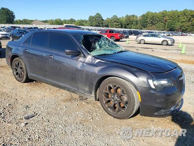 Trzecie zdjęcie samochodu z tyłu: 2019 CHRYSLER 300 S VIN:2C3CCAGG2KH539820 - miniatura