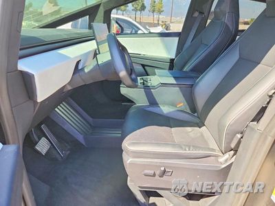 Zdjęcie 7 z 12 samochodu: 2024 TESLA CYBERTRUCK VIN:7G2CEHED0RA019519 - miniatura