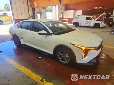 Czwarte zdjęcie samochodu z boku: 2025 KIA K4 LXS VIN:3KPFT4DE9SE112417 - miniatura