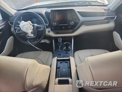Zdjęcie 8 z 14 samochodu: 2021 TOYOTA HIGHLANDER HYBRID XLE VIN:5TDHARAHXMS012023 - miniatura