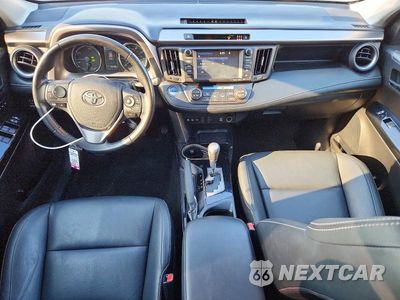 Zdjęcie 8 z 13 samochodu: 2018 TOYOTA RAV4 HV LIMITED VIN:JTMDJREV9JD183156 - miniatura