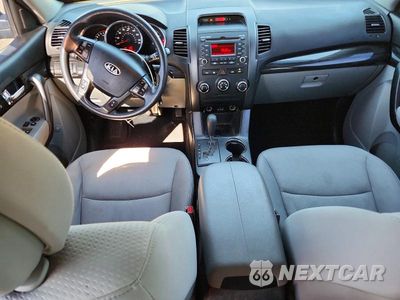 Zdjęcie 8 z 13 samochodu: 2013 KIA SORENTO VIN:5XYKT3A15DG372474 - miniatura