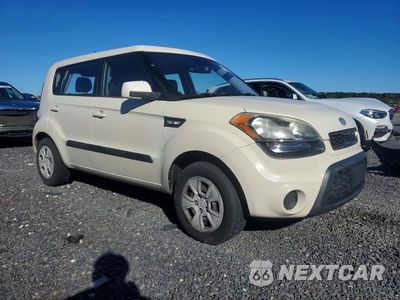 Czwarte zdjęcie samochodu z boku: 2013 KIA SOUL BASE VIN:KNDJT2A53D7755691 - miniatura