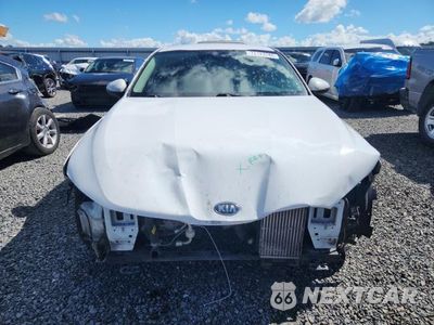 Piąte zdjęcie samochodu w środku: 2021 KIA K5 LXS VIN:5XXG14J22MG014165 - miniatura