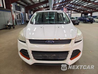 Piąte zdjęcie samochodu w środku: 2015 FORD ESCAPE S VIN:1FMCU0F70FUA52909 - miniatura
