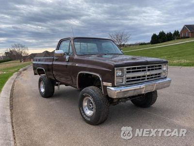 1984 CHEVROLET K10 1GCEK14H8EF378478 - główne zdjęcie licytacji z USA - miniatura