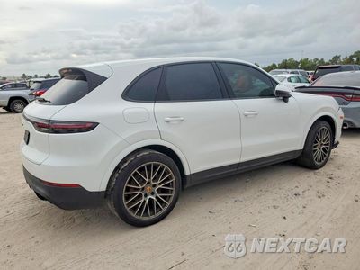Trzecie zdjęcie samochodu z tyłu: 2023 PORSCHE CAYENNE PLATINUM EDITION VIN:WP1AA2AY9PDA04499 - miniatura