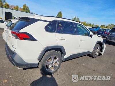 Trzecie zdjęcie samochodu z tyłu: 2022 TOYOTA RAV4 XLE VIN:JTMRWRFV3ND164677 - miniatura
