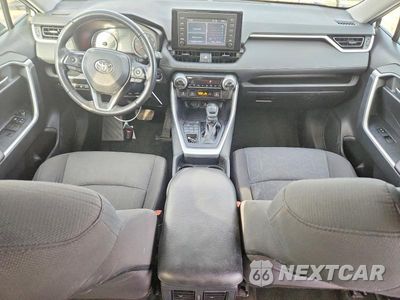 Zdjęcie 8 z 13 samochodu: 2019 TOYOTA RAV4 XLE VIN:2T3P1RFV4KW046030 - miniatura