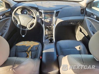 Zdjęcie 8 z 12 samochodu: 2013 HYUNDAI SONATA LIMITED VIN:5NPEC4AC8DH631939 - miniatura