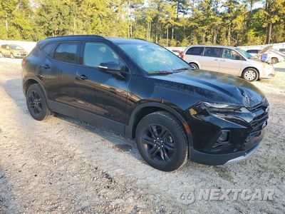 Czwarte zdjęcie samochodu z boku: 2021 CHEVROLET BLAZER 3LT VIN:3GNKBDR47MS529175 - miniatura