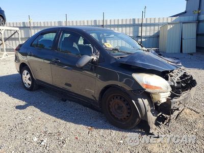 Czwarte zdjęcie samochodu z boku: 2007 TOYOTA YARIS BASE VIN:JTDBT923X71168826 - miniatura