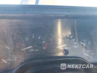 Zdjęcie 9 z 12 samochodu: 2000 JEEP WRANGLER / TJ SAHARA VIN:1J4FA59S4YP802394 - miniatura