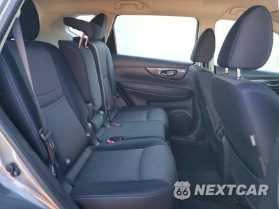 Zdjęcie 11 z 13 samochodu: 2017 NISSAN ROGUE S VIN:JN8AT2MV0HW019738 - miniatura