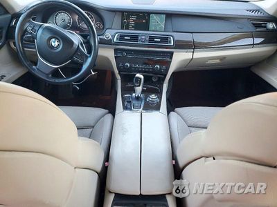 Zdjęcie 8 z 12 samochodu: 2009 BMW 750 I VIN:WBAKA835X9CY34054 - miniatura