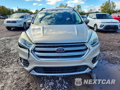 Piąte zdjęcie samochodu w środku: 2017 FORD ESCAPE SE VIN:1FMCU9G90HUD32742 - miniatura