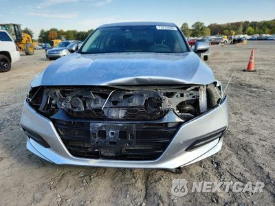 Piąte zdjęcie samochodu w środku: 2018 HONDA ACCORD LX VIN:1HGCV1F12JA117998 - miniatura