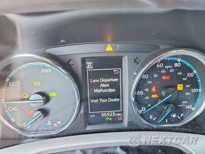 Zdjęcie 9 z 13 samochodu: 2016 TOYOTA RAV4 HV LIMITED VIN:JTMDJREV7GD031840 - miniatura