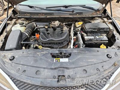 Zdjęcie 11 z 12 samochodu: 2015 CHRYSLER 200 C VIN:1C3CCCCG4FN509667 - miniatura
