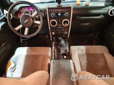 Zdjęcie 8 z 12 samochodu: 2008 JEEP WRANGLER UNLIMITED SAHARA VIN:1J8GA59198L619400 - miniatura