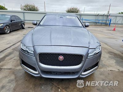 Piąte zdjęcie samochodu w środku: 2020 JAGUAR XF PRESTIGE VIN:SAJBE4FX0LCY83978 - miniatura