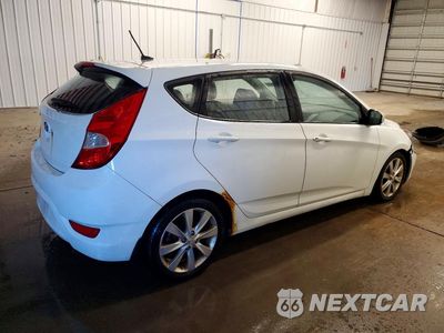 Trzecie zdjęcie samochodu z tyłu: 2013 HYUNDAI ACCENT SE VIN:KMHCU5AE7DU102608 - miniatura