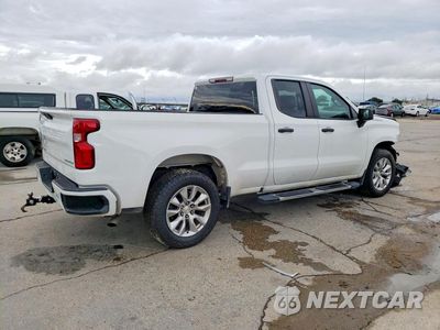 Trzecie zdjęcie samochodu z tyłu: 2021 CHEVROLET SILVERADO C1500 CUSTOM VIN:1GCRWBEK4MZ372826 - miniatura