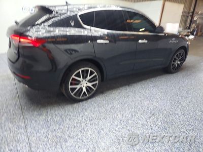 Trzecie zdjęcie samochodu z tyłu: 2022 MASERATI LEVANTE BASE VIN:ZN661XUA3NX398448 - miniatura